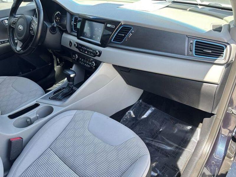Used 2019 Kia Niro Plug-In Hybrid LXImage 13