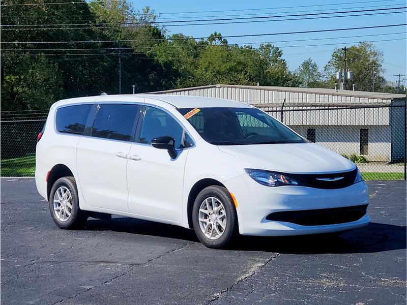 New 2026 Chrysler Voyager Lx