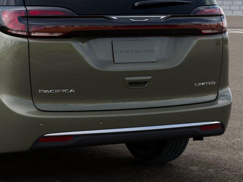 New 2027 Chrysler Pacifica LimitedImage 13