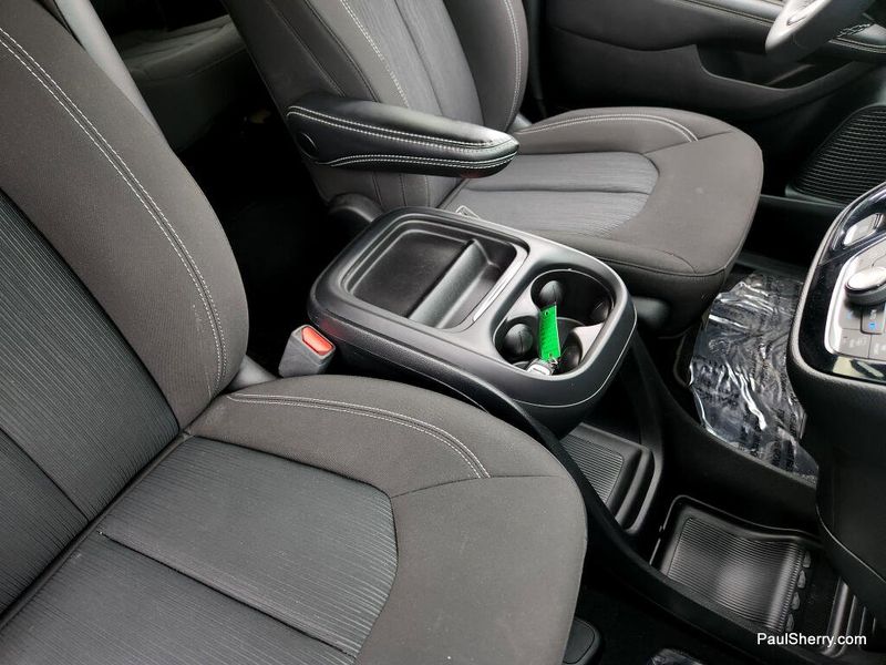 Used 2024 Chrysler Pacifica Touring