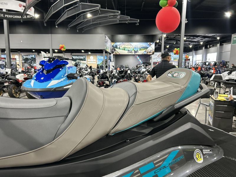 2023 Yamaha VX CRUISER  in a CARBON/TITAN exterior color. Del Amo Motorsports of Redondo Beach (424) 390-7811 delamomotorsports.com 