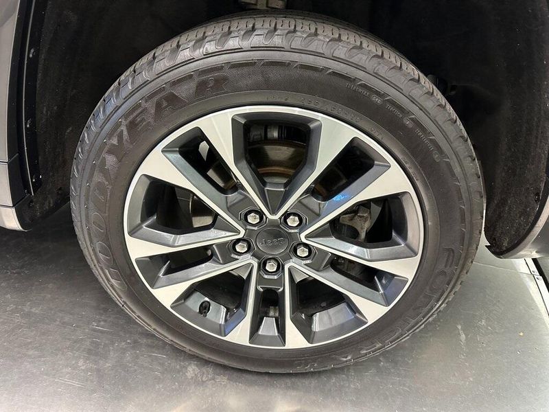 2021 Jeep Grand Cherokee Overland photo 31