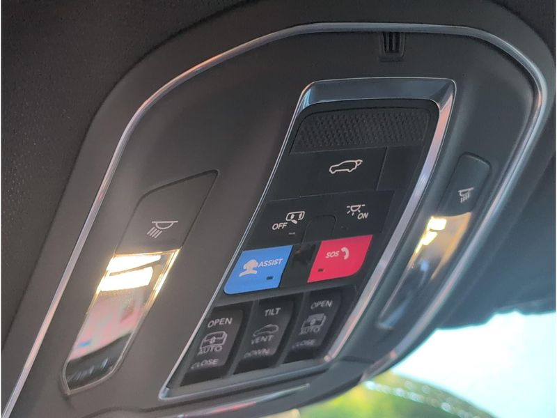 New 2027 Jeep Grand Cherokee L Limited 4x2Image 28
