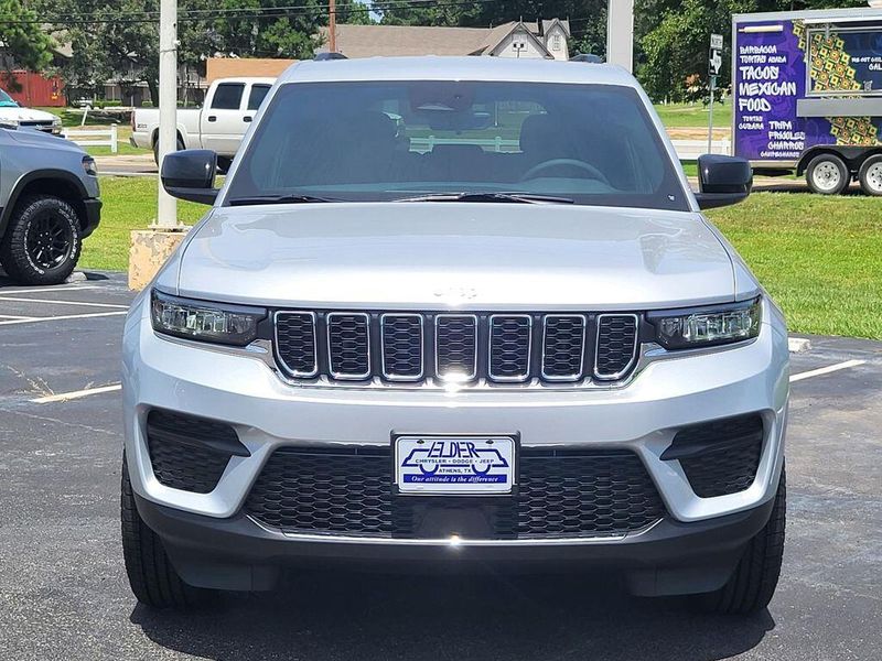 2025 Jeep Grand Cherokee Laredo 4x4Image 2