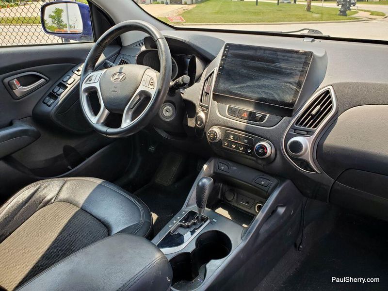 2011 Hyundai Tucson GLSImage 3