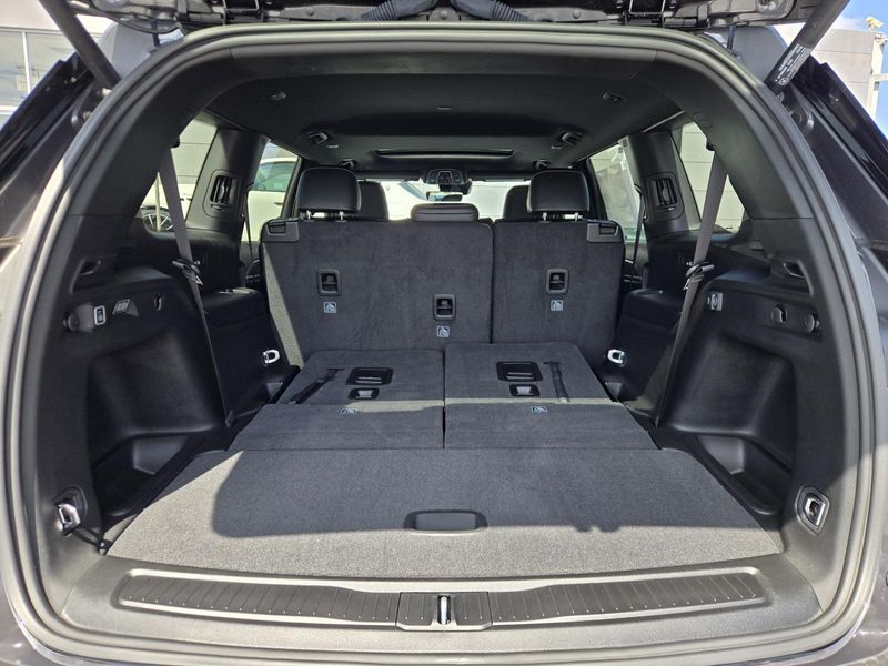 New 2026 Jeep Grand Cherokee L Laredo Altitude 4x2