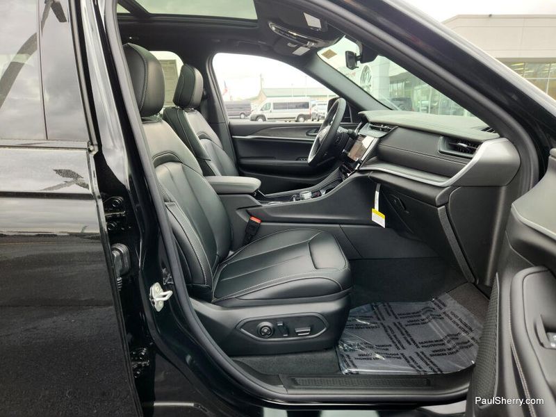 New 2026 Jeep Grand Cherokee Limited 4x4