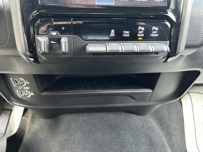 2024 Ram 2500 Big Horn photo 30