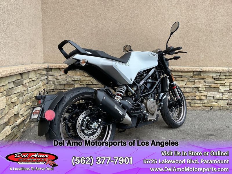 2023 HUSQVARNA VITPILEN 401  in a WHITE exterior color. Del Amo Motorsports of Los Angeles (562) 262-9181 delamomotorsports.com 