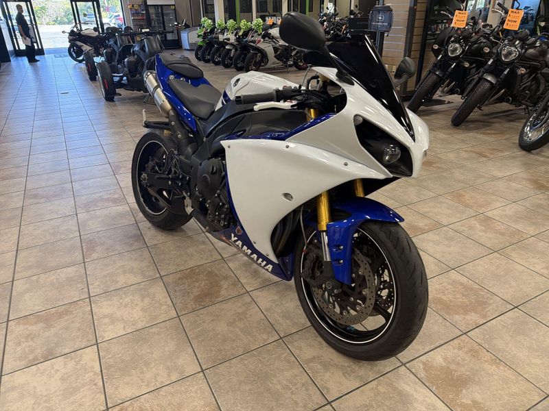 Used 2014 Yamaha YZF-R1 CA Image 11