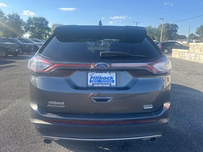 2017 Ford Edge SEL photo 2