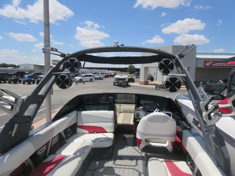 USED 2017 MALIBU WAKESETTER 22MXZ Image 6