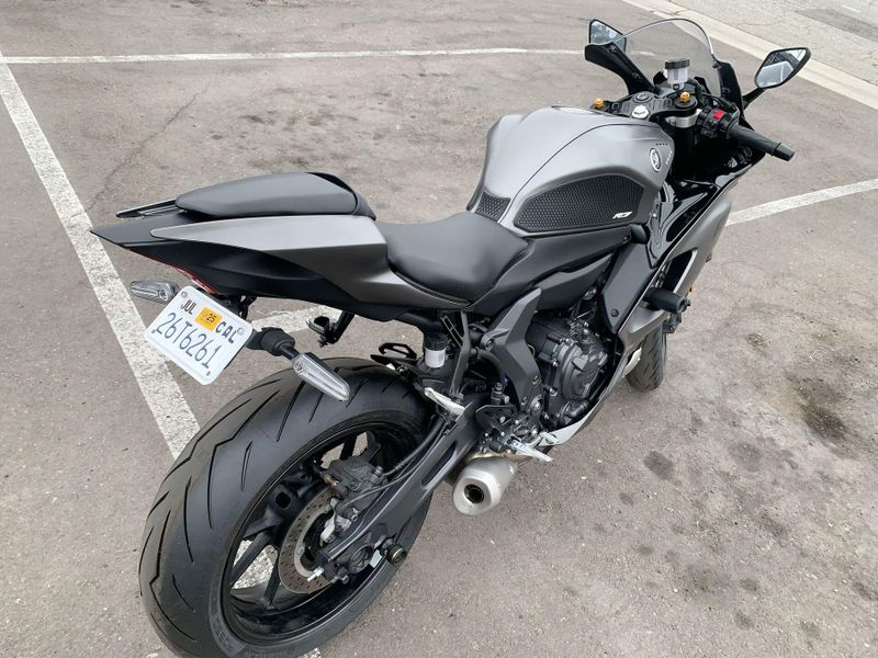Used 2024 Yamaha YZF-R7 Image 12