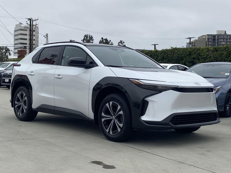 New 2025 Toyota bZ4X XLEImage 2
