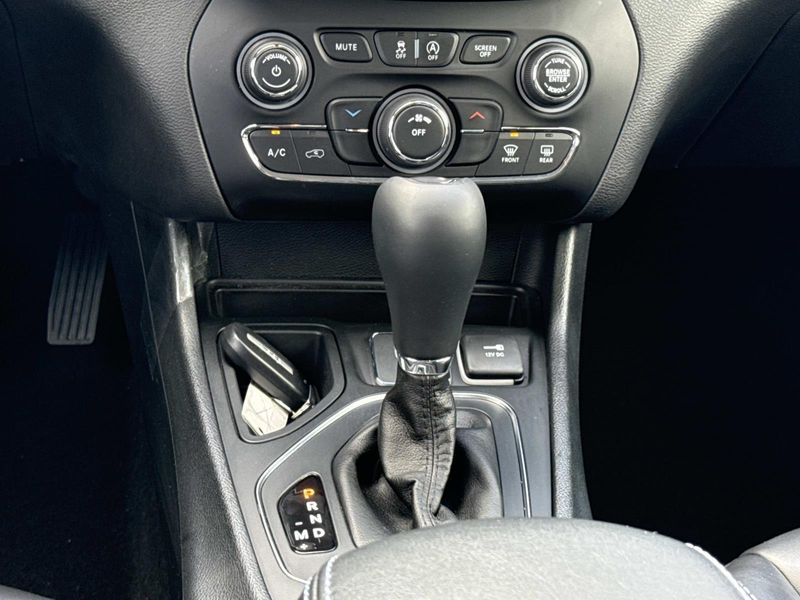 Used 2019 Jeep Cherokee Latitude Plus FWD