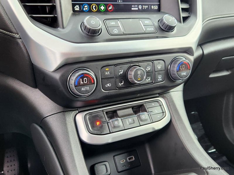 Used 2023 GMC Acadia SLE