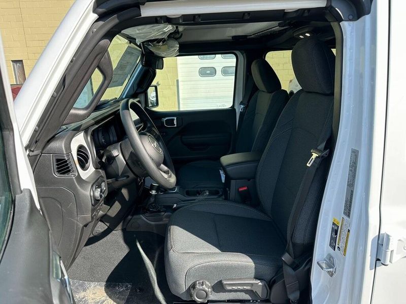 2025 Jeep Wrangler 4-door SportImage 12