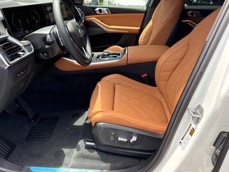 New 2026 BMW X5 sDrive40iImage 17