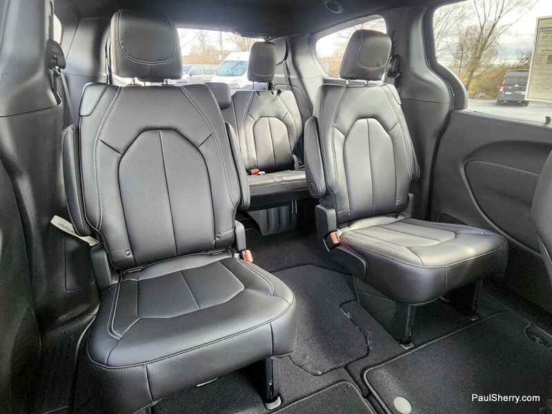 New 2026 Chrysler Voyager Lx