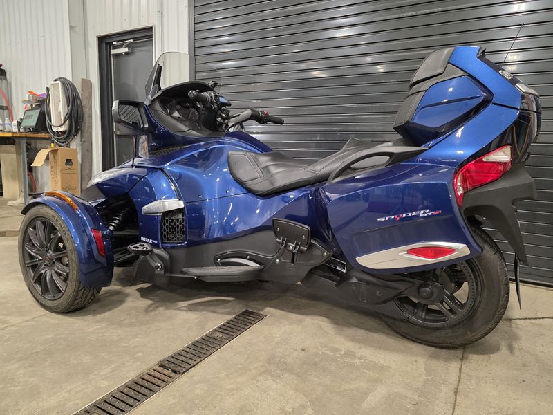 Used 2017 Can-Am Spyder RT Base 