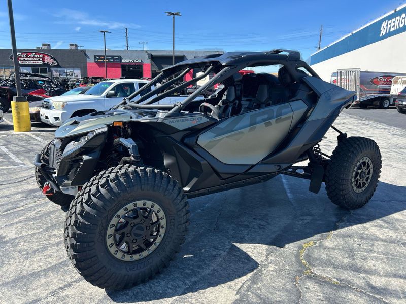 New 2026 Can-Am MAVERICK R X RC WITH SMART-SHOX 999T DCT Image 18