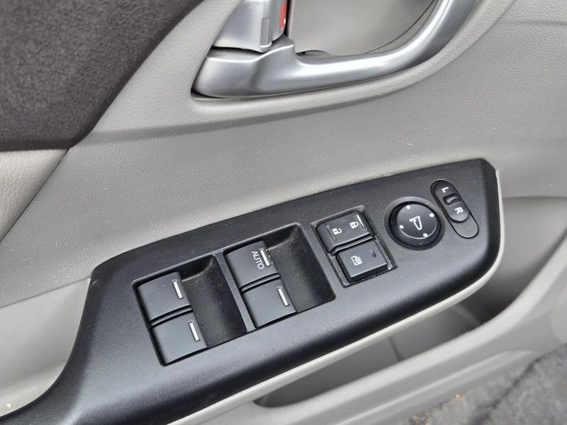 Used 2012 Honda Civic 4dr Auto EX-L