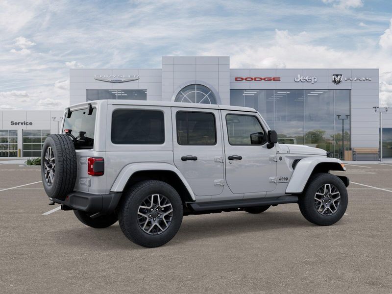 New 2025 Jeep Wrangler 4-door SaharaImage 37
