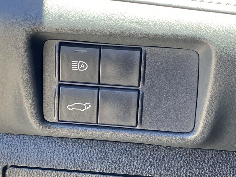 Used 2021 Toyota Highlander XLEImage 25