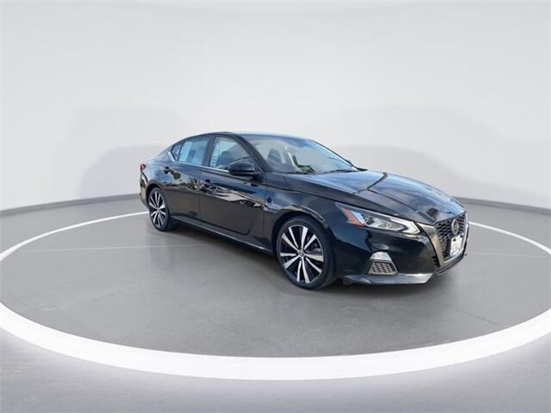 2022 Nissan Altima 2.5 SRImage 2