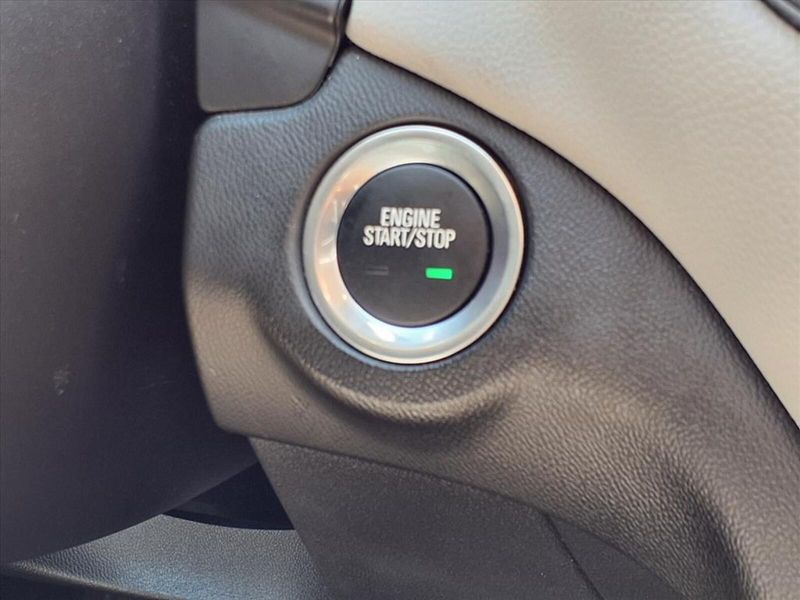 2023 Chevrolet Equinox LT photo 8