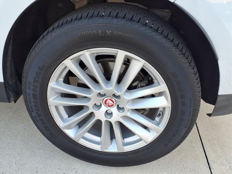 Used 2020 Jaguar F-PACE 25t PrestigeImage 15