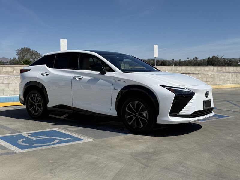New 2026 Lexus RZ 350e PremiumImage 2