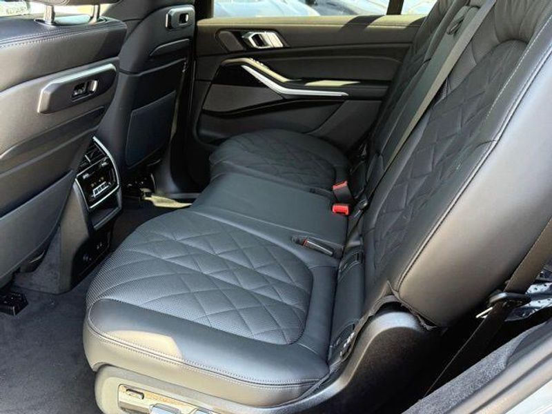 New 2026 BMW X7 xDrive40iImage 27