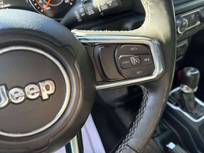 Used 2020 Jeep Wrangler Unlimited SaharaImage 24