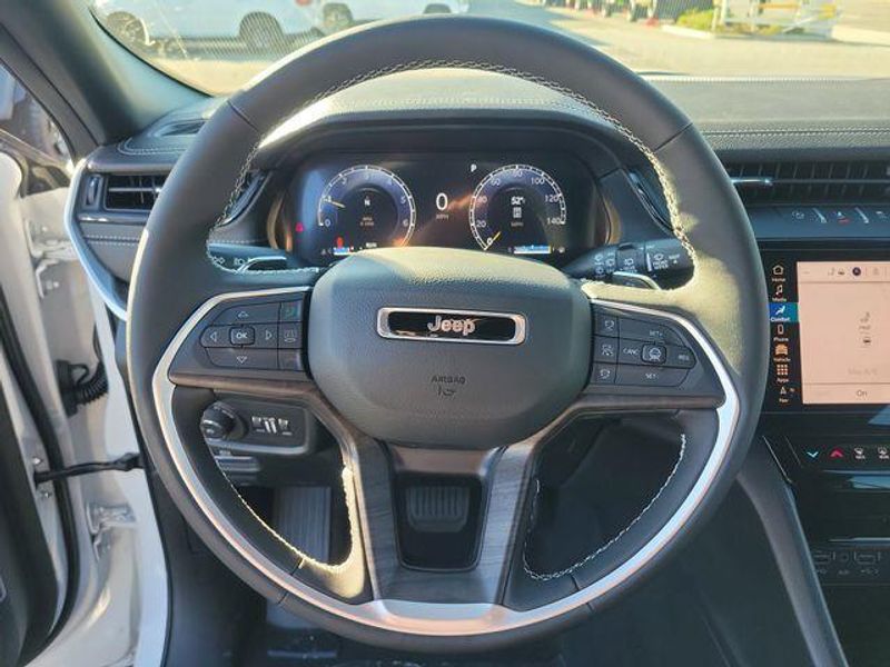 New 2026 Jeep Grand Cherokee Limited 4x2