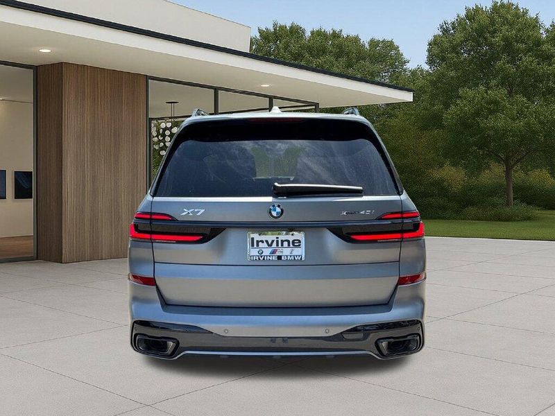 New 2027 BMW X7 xDrive40iImage 10
