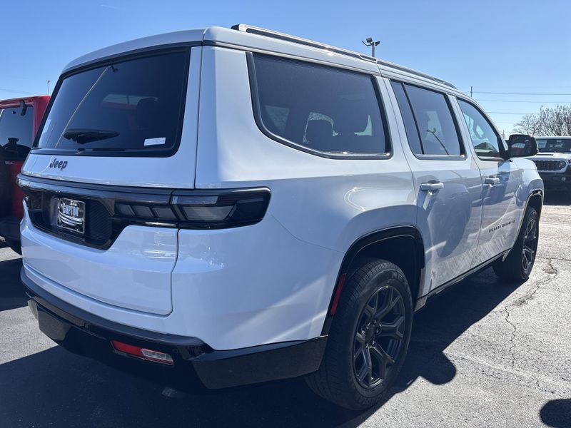 2026 Jeep Grand Wagoneer Limited Altitude 4x4Image 7