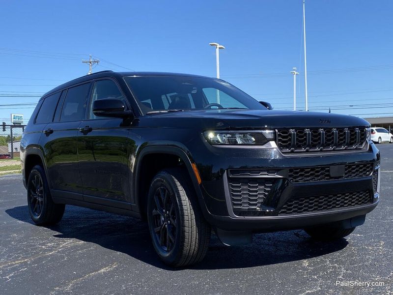 New 2026 Jeep Grand Cherokee L Laredo Altitude 4x4