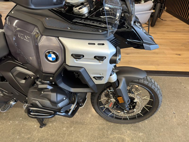2025 BMW R 1300 GS Adventure - AUTOMATIC SHIFT ASSISTANT - TRIPLE BLACK - BLACK STORM METALLIC 