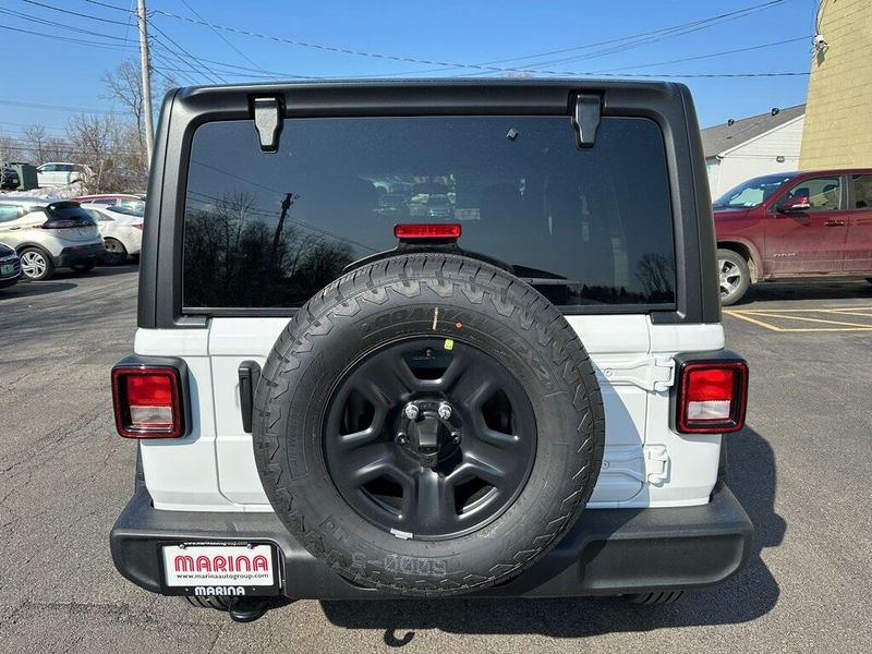 2025 Jeep Wrangler 4-door SportImage 9