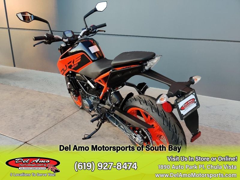 2023 KTM 200 DUKE  in a ORANGE exterior color. Del Amo Motorsports of South Bay (619) 547-1937 delamomotorsports.com 