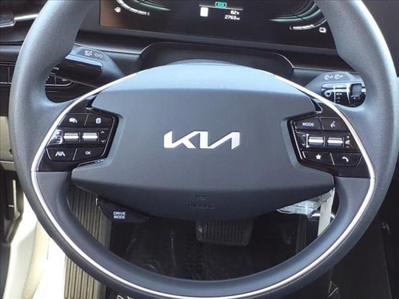 2024 Kia Niro LXImage 6