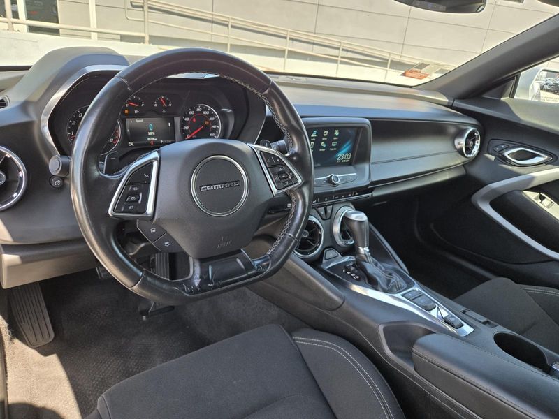 2018 Chevrolet Camaro 1LT photo 4