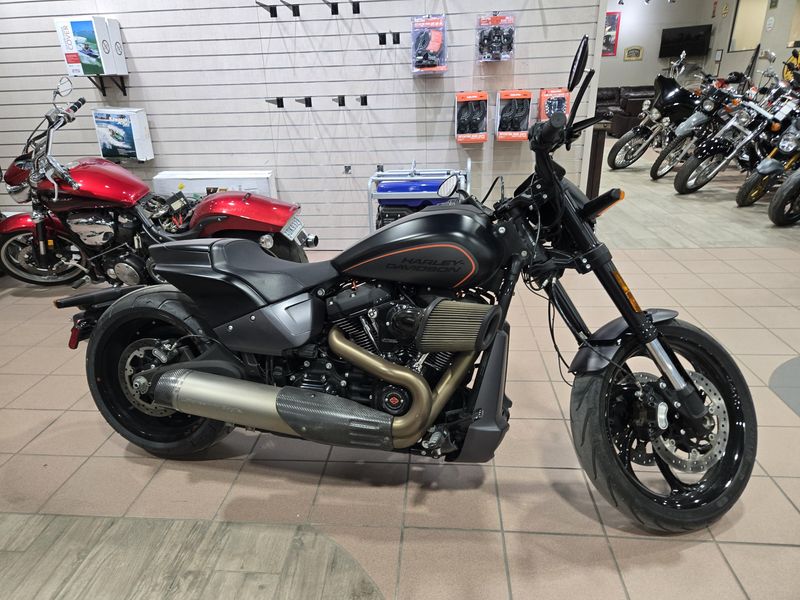 USED 2019 HARLEY SOFTAIL FXDR 114 Image 2