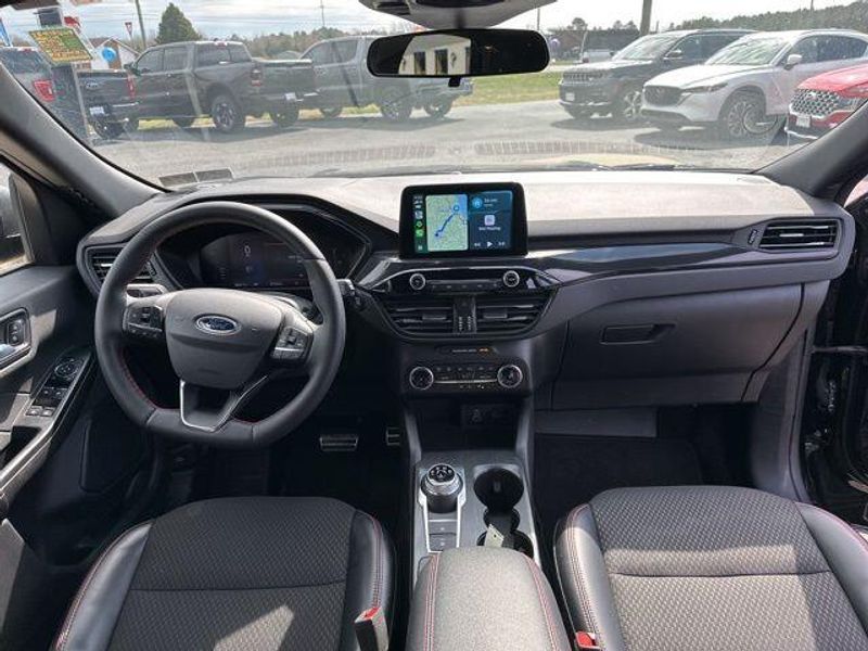 2024 Ford Escape ST-LineImage 12
