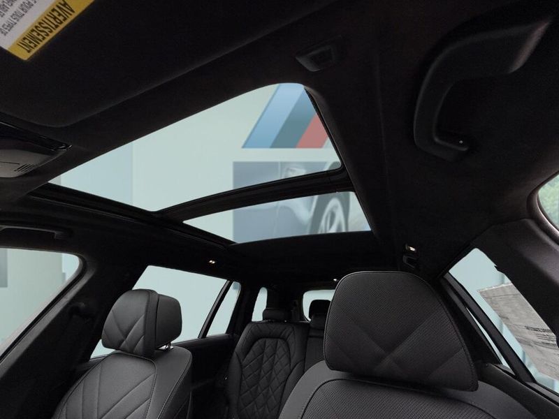 2026 BMW X7 xDrive40iImage 21