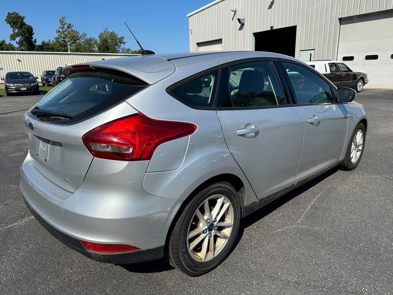 2015 Ford Focus SEImage 11