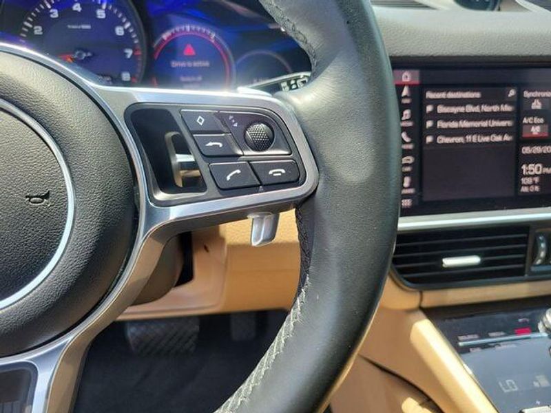 2021 Porsche Cayenne photo 20