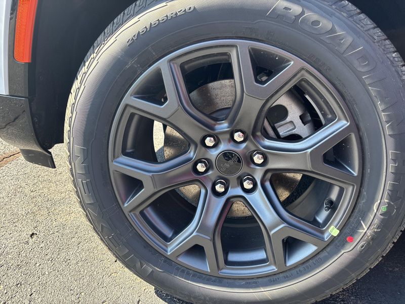 2026 Jeep Grand Wagoneer Limited Altitude 4x4Image 19