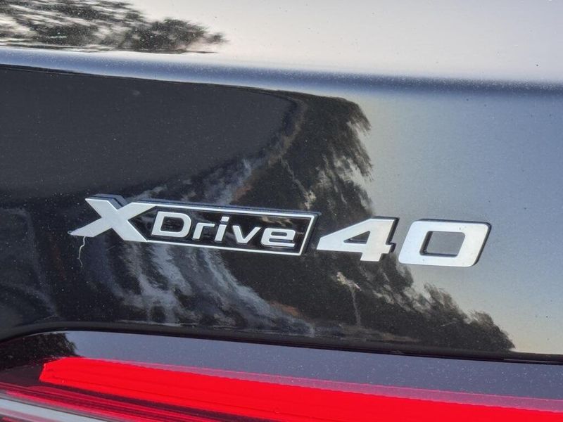 2025 BMW i5 xDrive40Image 13